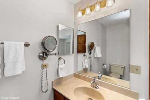 1575 Brittany Ln, Hoffman Estates, IL 60192 photo 27