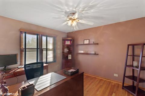 1575 Brittany Ln, Hoffman Estates, IL 60192 photo 25