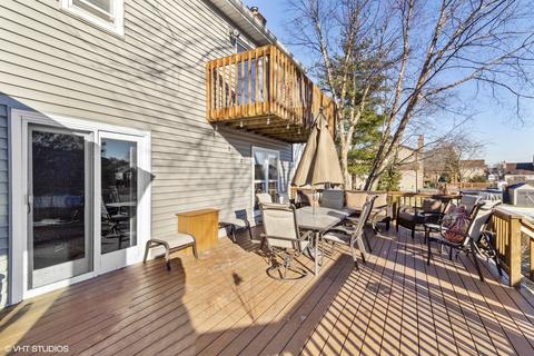 1575 Brittany Ln, Hoffman Estates, IL 60192 photo 3