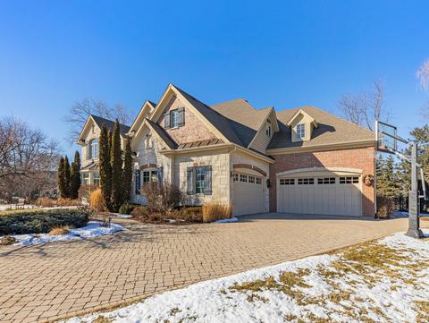 63 Mitchell Cir, Wheaton, IL 60189 photo 2