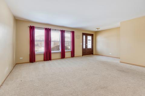 704 Spring Dr, Marengo, IL 60152 photo 2