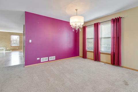 704 Spring Dr, Marengo, IL 60152 photo 4