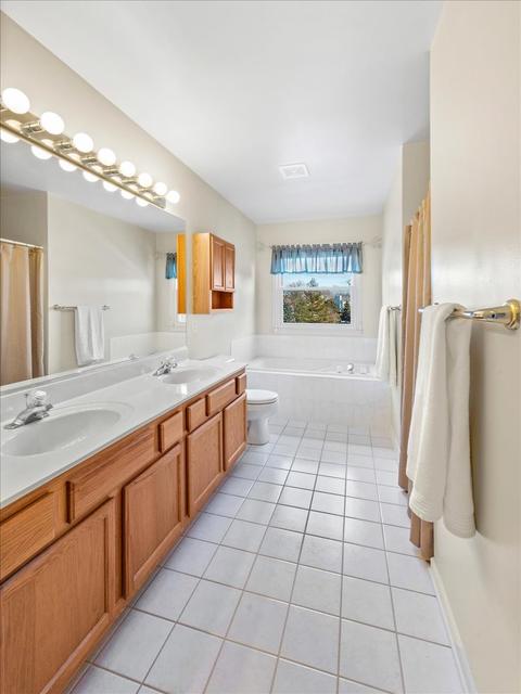 123 Devonshire Dr, Dekalb, IL 60115 photo 23
