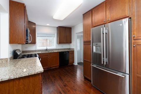 1005 W Pendleton Pl, Mount Prospect, IL 60056 photo 7