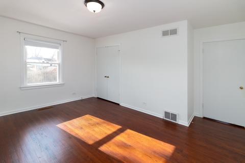 1005 W Pendleton Pl, Mount Prospect, IL 60056 photo 11