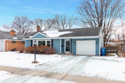 1005 W Pendleton Pl, Mount Prospect, IL 60056 photo 2