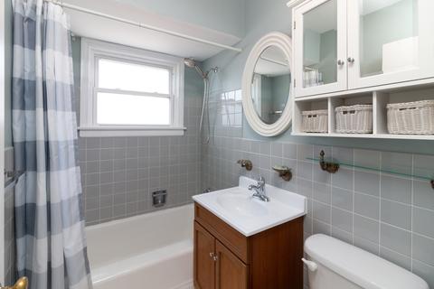 1005 W Pendleton Pl, Mount Prospect, IL 60056 photo 8