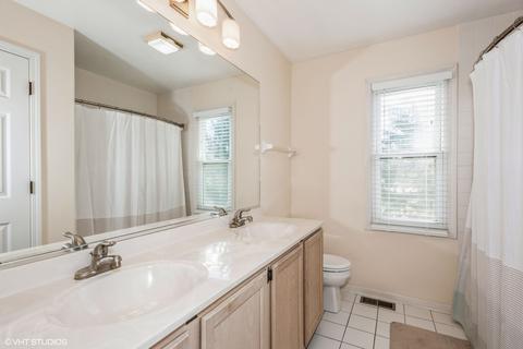 2675 Colonial Dr, Elgin, IL 60124 photo 12