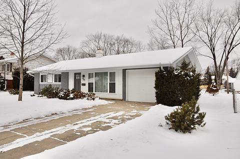 599 Hillcrest Ct, Hoffman Estates, IL 60169 photo 1