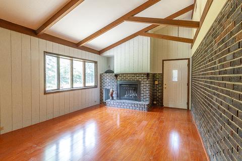 1220 E Thomas Rd, Wheaton, IL 60187 photo 9