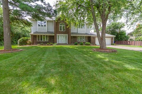 1220 E Thomas Rd, Wheaton, IL 60187 photo 2
