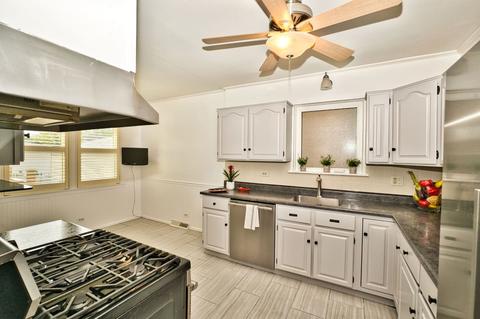 4307 W Devon Ave, Chicago, IL 60646 photo 11