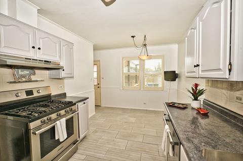 4307 W Devon Ave, Chicago, IL 60646 photo 15