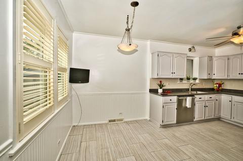 4307 W Devon Ave, Chicago, IL 60646 photo 17
