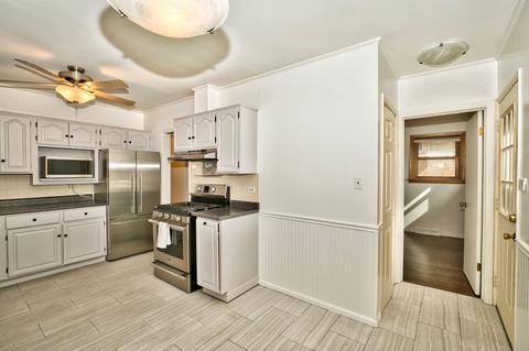 4307 W Devon Ave, Chicago, IL 60646 photo 13