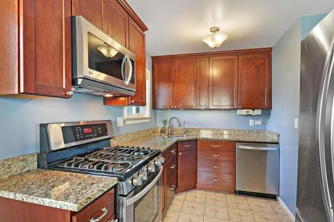 218 E Maxon Ln, Streamwood, IL 60107 photo 2