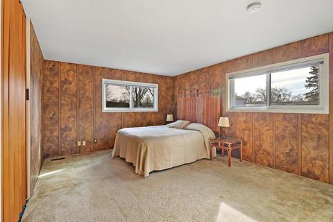 218 E Maxon Ln, Streamwood, IL 60107 photo 9