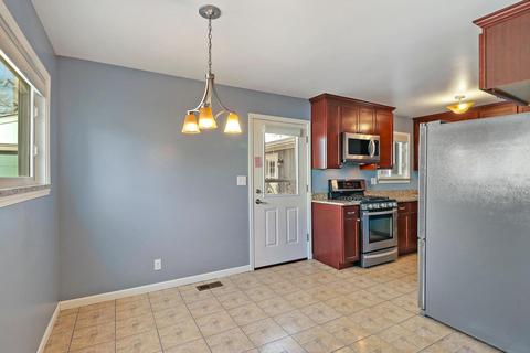218 E Maxon Ln, Streamwood, IL 60107 photo 3