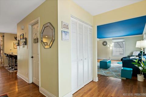 1477 Darwin Ln, Wheaton, IL 60189 photo 5