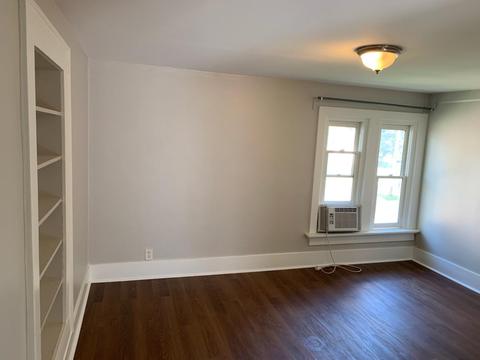 337 Cedar St, Aurora, IL 60506 photo 2