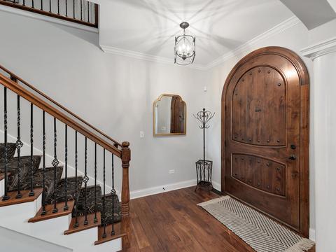 1010 Sunset Rd, Wheaton, IL 60189 photo 2