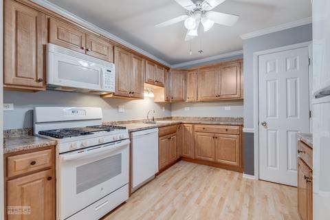 1550 Sandhurst Ct #A, Wheaton, IL 60189 photo 13