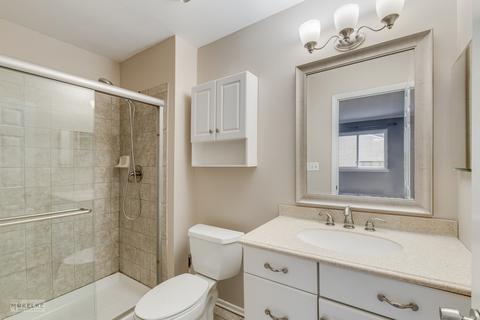 1550 Sandhurst Ct #A, Wheaton, IL 60189 photo 17