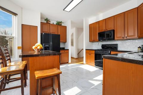 155 Lemans Dr, Wheeling, IL 60090 photo 9