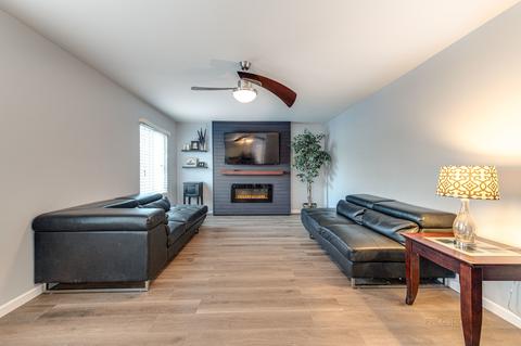 1018 Longford Rd, Bartlett, IL 60103 photo 8