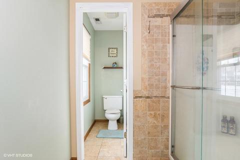 884 Francine Dr, Bartlett, IL 60103 photo 8