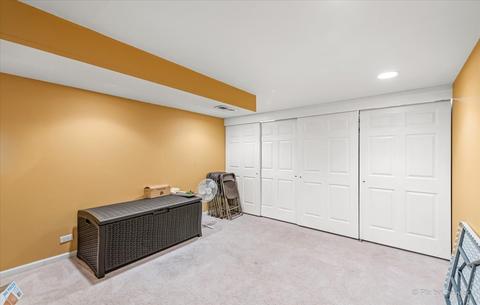 624 Hampton Cir, Elgin, IL 60120 photo 22