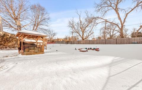 624 Hampton Cir, Elgin, IL 60120 photo 25