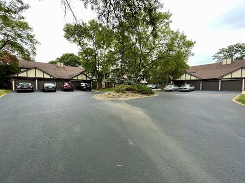 4780 Calvert Dr #4B1, Rolling Meadows, IL 60008 photo 2