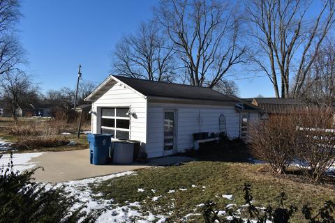 253 E 5th St E, El Paso, IL 61738 photo 22