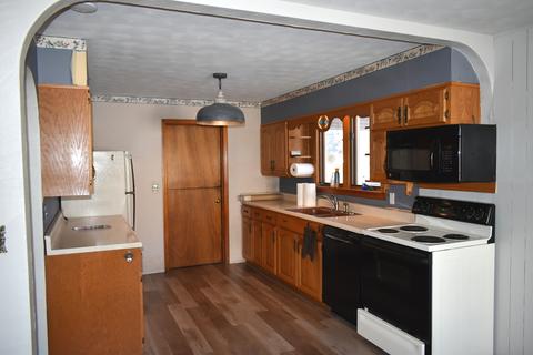 253 E 5th St E, El Paso, IL 61738 photo 8