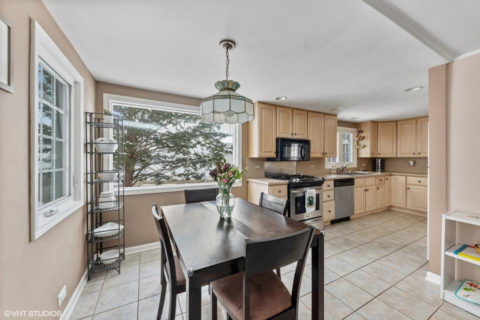  810 Glenshire Rd, Glenview, IL 60025 photo 6