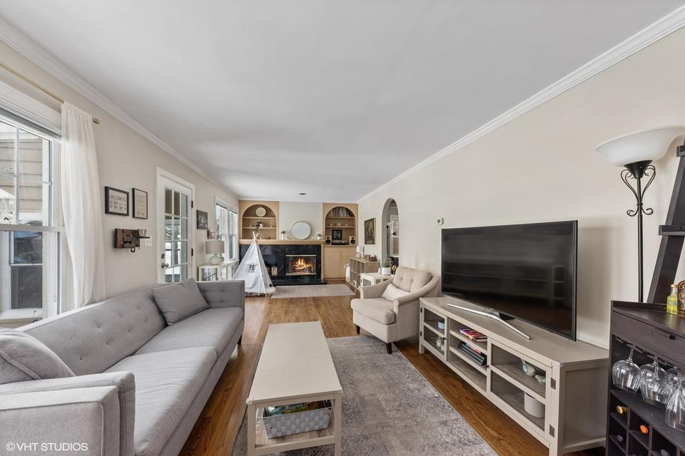  810 Glenshire Rd, Glenview, IL 60025 photo 2