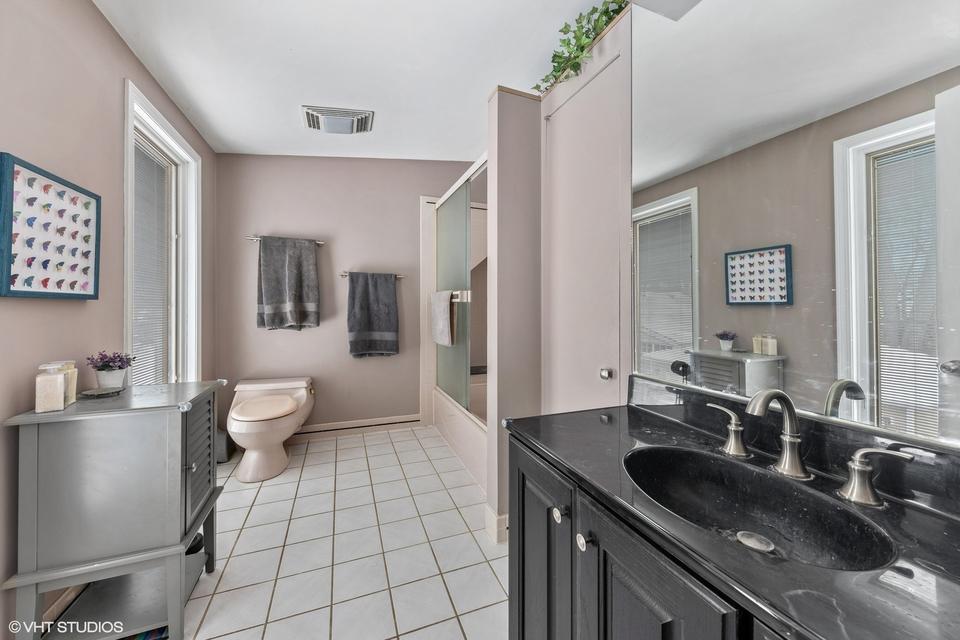  810 Glenshire Rd, Glenview, IL 60025 photo 12