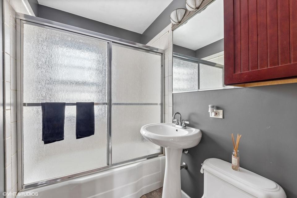  810 Glenshire Rd, Glenview, IL 60025 photo 13