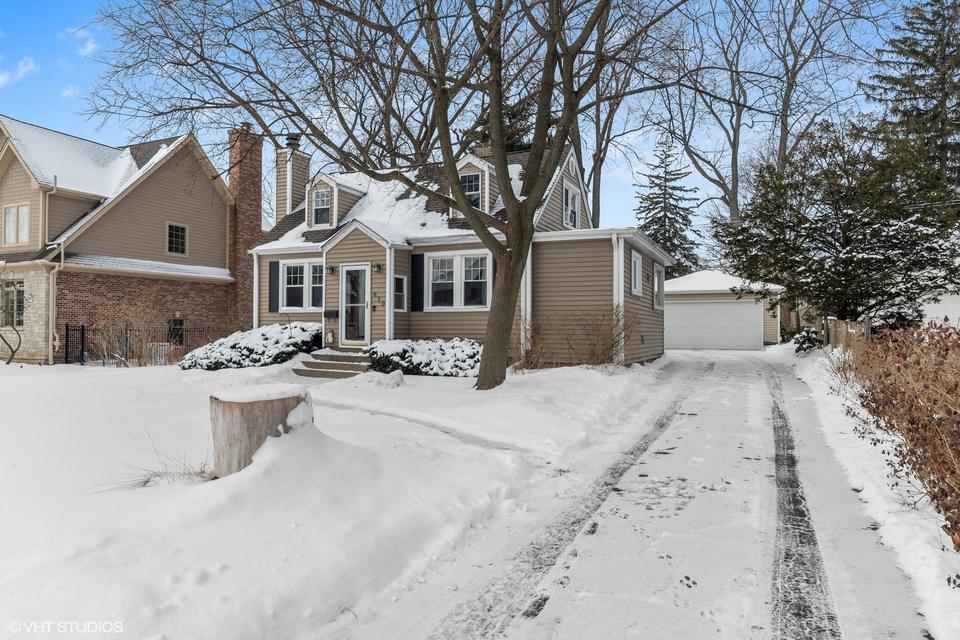  810 Glenshire Rd, Glenview, IL 60025 photo 1