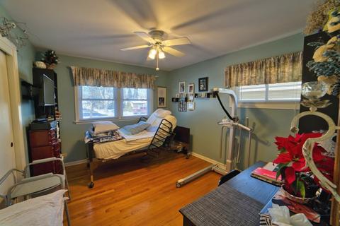 47 W Devon Ave, Roselle, IL 60172 photo 9