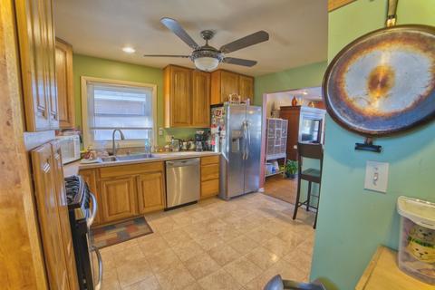 47 W Devon Ave, Roselle, IL 60172 photo 3