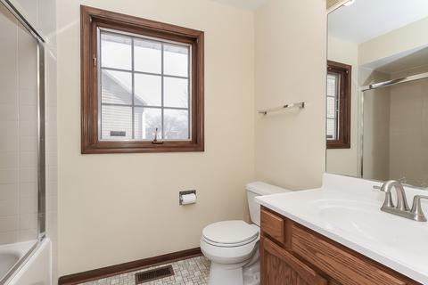 4975 Essington Ln, Hoffman Estates, IL 60010 photo 17