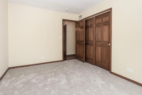 4975 Essington Ln, Hoffman Estates, IL 60010 photo 16
