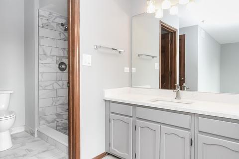 4975 Essington Ln, Hoffman Estates, IL 60010 photo 14