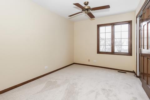 4975 Essington Ln, Hoffman Estates, IL 60010 photo 21