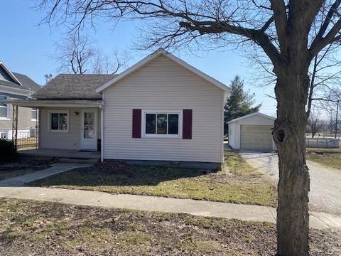 309 E 4th St, Gridley, IL 61744 photo 1