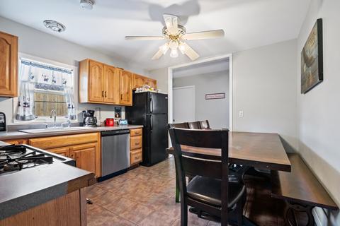 4711 Althoff Dr, Mchenry, IL 60051 photo 7