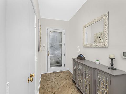 633 Echo Ln, Glenview, IL 60025 photo 2