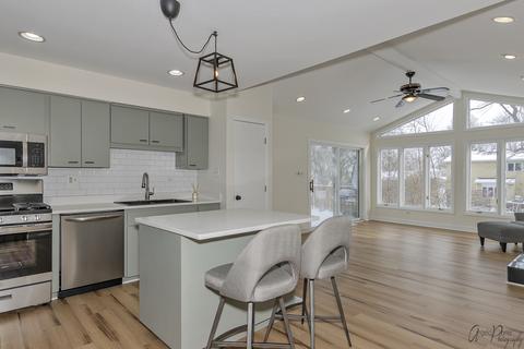 1999 Nottingham Ln, Wheaton, IL 60189 photo 8